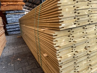 Ca. 133x Vuren Channelsiding Geïmpregneerd, 18x145mm, lengte 300cm